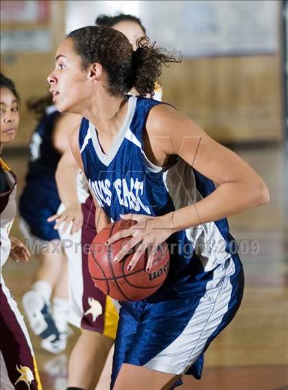 Thumbnail 3 in Edison vs. Clovis East photogallery.