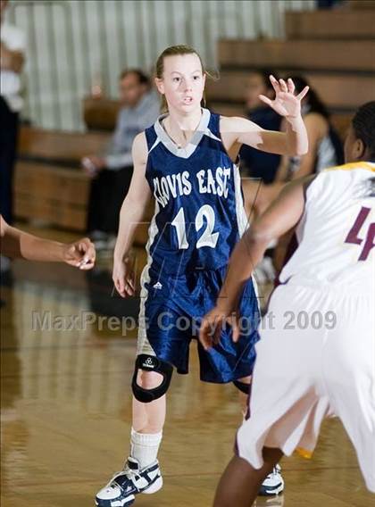 Thumbnail 2 in Edison vs. Clovis East photogallery.