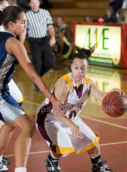 Thumbnail 3 in Edison vs. Clovis East photogallery.