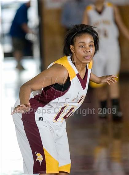 Thumbnail 2 in Edison vs. Clovis East photogallery.