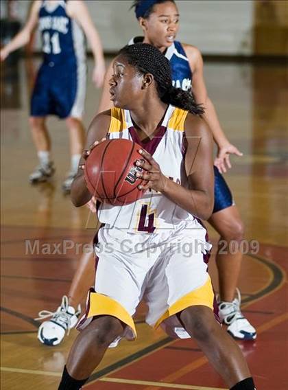 Thumbnail 3 in Edison vs. Clovis East photogallery.
