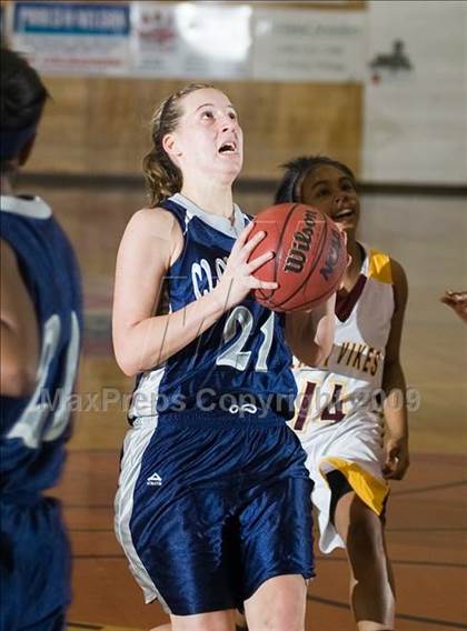 Thumbnail 1 in Edison vs. Clovis East photogallery.