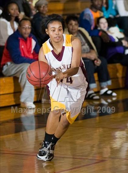 Thumbnail 2 in Edison vs. Clovis East photogallery.