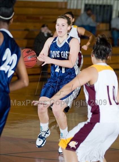 Thumbnail 3 in Edison vs. Clovis East photogallery.