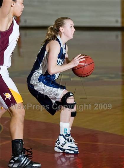 Thumbnail 1 in Edison vs. Clovis East photogallery.