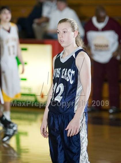 Thumbnail 2 in Edison vs. Clovis East photogallery.