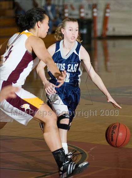 Thumbnail 3 in Edison vs. Clovis East photogallery.