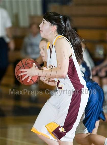Thumbnail 2 in Edison vs. Clovis East photogallery.