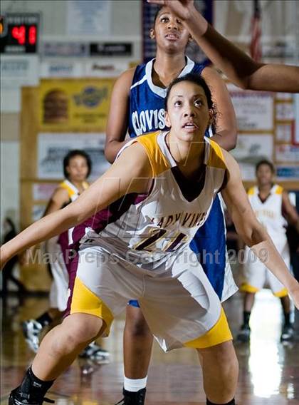 Thumbnail 1 in Edison vs. Clovis East photogallery.