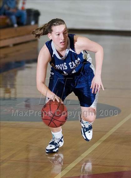 Thumbnail 1 in Edison vs. Clovis East photogallery.