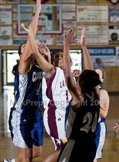 Thumbnail 2 in Edison vs. Clovis East photogallery.