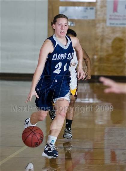 Thumbnail 3 in Edison vs. Clovis East photogallery.