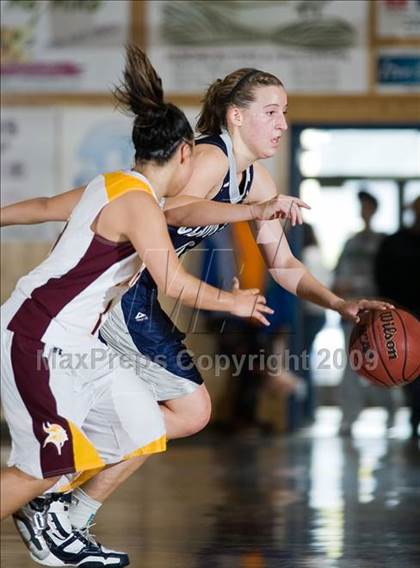 Thumbnail 3 in Edison vs. Clovis East photogallery.