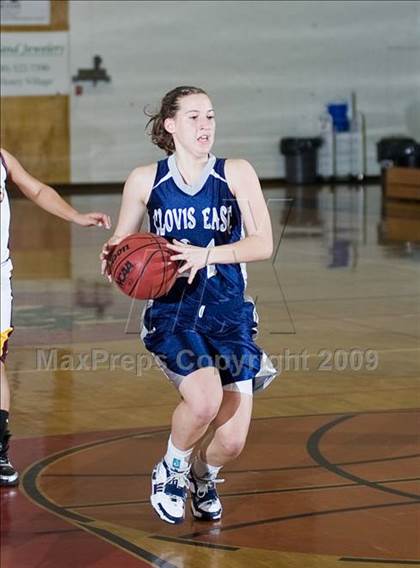 Thumbnail 2 in Edison vs. Clovis East photogallery.