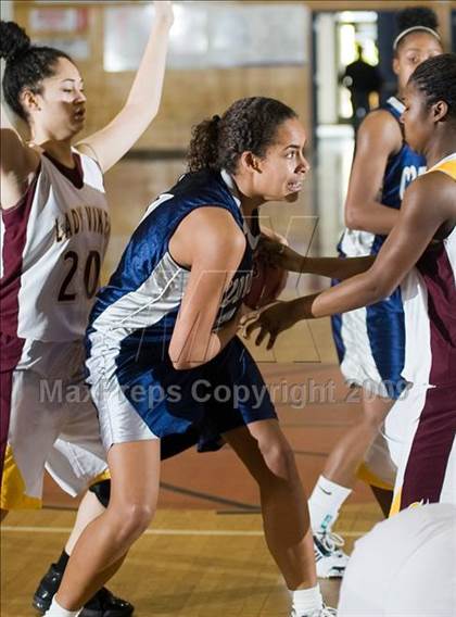 Thumbnail 1 in Edison vs. Clovis East photogallery.