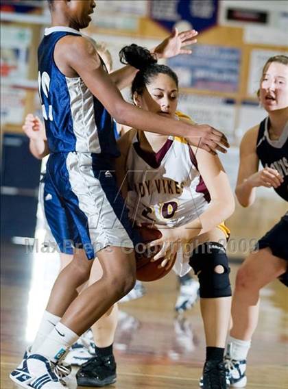 Thumbnail 3 in Edison vs. Clovis East photogallery.