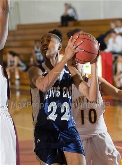 Thumbnail 1 in Edison vs. Clovis East photogallery.