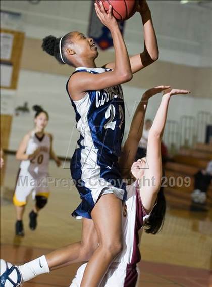 Thumbnail 2 in Edison vs. Clovis East photogallery.