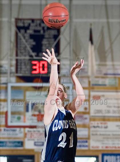 Thumbnail 3 in Edison vs. Clovis East photogallery.