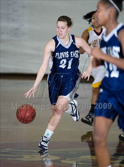 Thumbnail 3 in Edison vs. Clovis East photogallery.