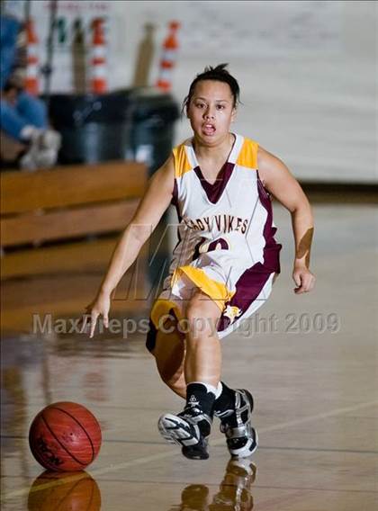 Thumbnail 3 in Edison vs. Clovis East photogallery.