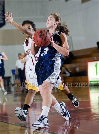 Thumbnail 1 in Edison vs. Clovis East photogallery.