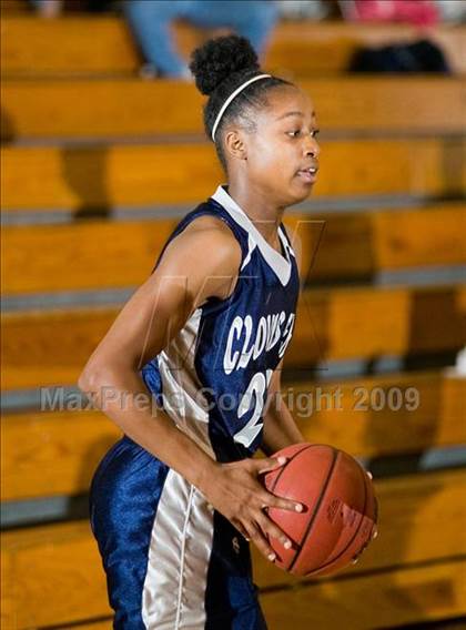 Thumbnail 2 in Edison vs. Clovis East photogallery.