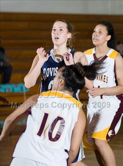 Thumbnail 2 in Edison vs. Clovis East photogallery.