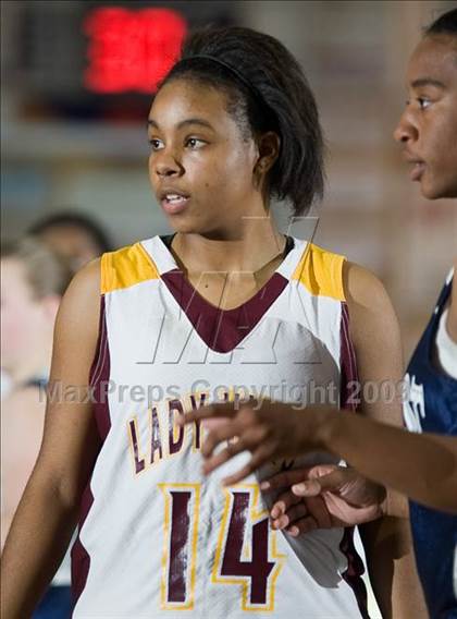 Thumbnail 3 in Edison vs. Clovis East photogallery.