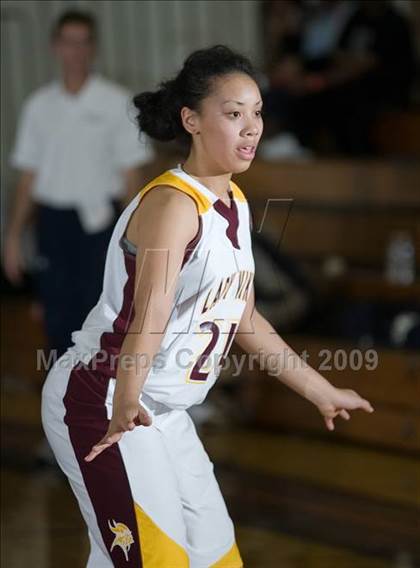 Thumbnail 2 in Edison vs. Clovis East photogallery.