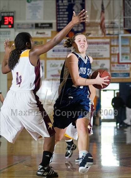 Thumbnail 3 in Edison vs. Clovis East photogallery.