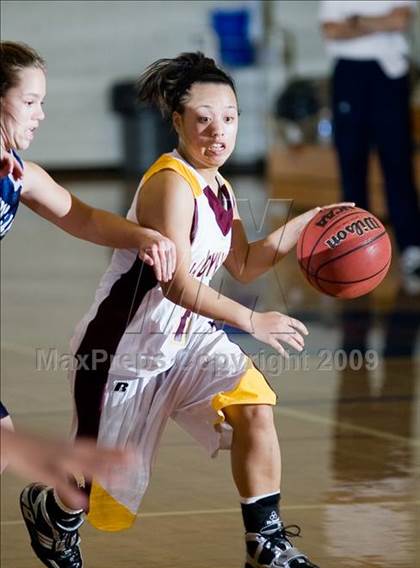 Thumbnail 2 in Edison vs. Clovis East photogallery.
