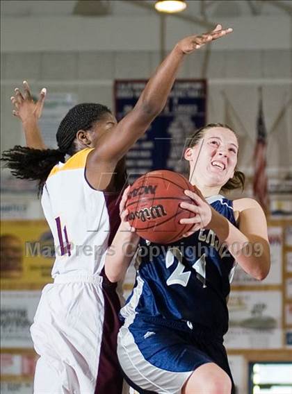 Thumbnail 1 in Edison vs. Clovis East photogallery.
