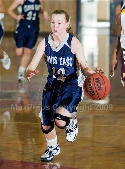 Thumbnail 1 in Edison vs. Clovis East photogallery.