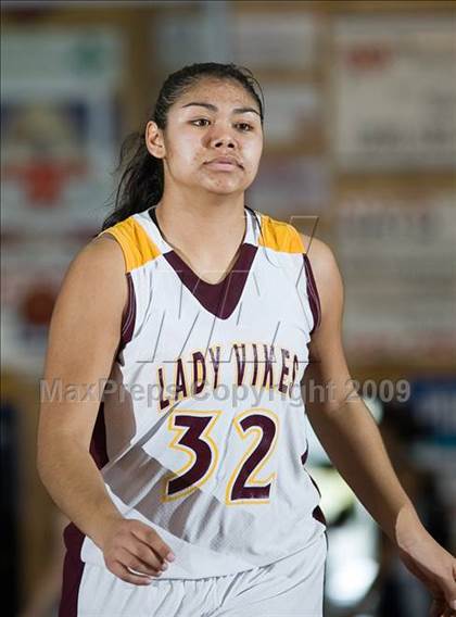 Thumbnail 2 in Edison vs. Clovis East photogallery.