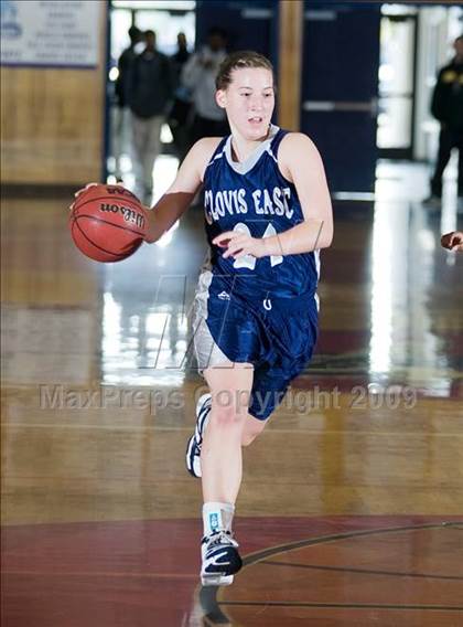 Thumbnail 2 in Edison vs. Clovis East photogallery.