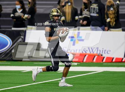 Thumbnail 2 in Post vs. Shiner (UIL 2A Division 1 State Final) photogallery.
