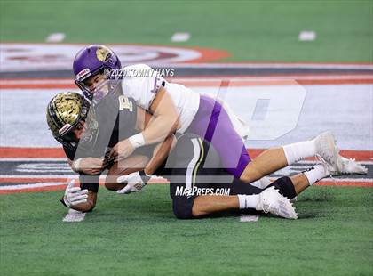Thumbnail 3 in Post vs. Shiner (UIL 2A Division 1 State Final) photogallery.