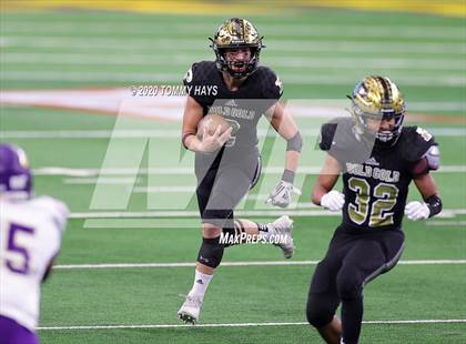 Thumbnail 3 in Post vs. Shiner (UIL 2A Division 1 State Final) photogallery.