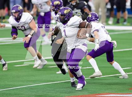 Thumbnail 1 in Post vs. Shiner (UIL 2A Division 1 State Final) photogallery.