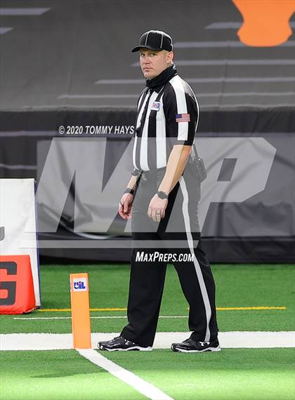 Thumbnail 1 in Post vs. Shiner (UIL 2A Division 1 State Final) photogallery.