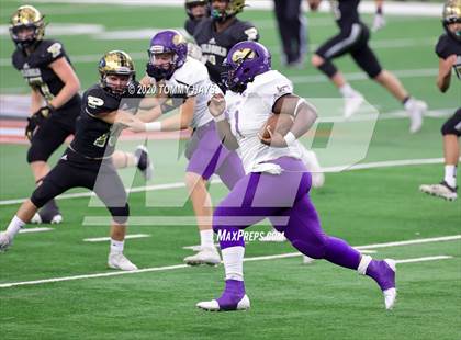 Thumbnail 3 in Post vs. Shiner (UIL 2A Division 1 State Final) photogallery.