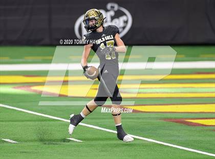 Thumbnail 2 in Post vs. Shiner (UIL 2A Division 1 State Final) photogallery.