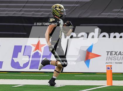 Thumbnail 1 in Post vs. Shiner (UIL 2A Division 1 State Final) photogallery.