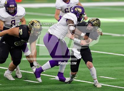 Thumbnail 3 in Post vs. Shiner (UIL 2A Division 1 State Final) photogallery.