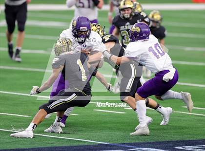 Thumbnail 3 in Post vs. Shiner (UIL 2A Division 1 State Final) photogallery.