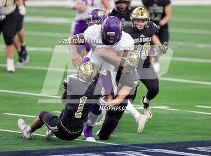 Thumbnail 2 in Post vs. Shiner (UIL 2A Division 1 State Final) photogallery.