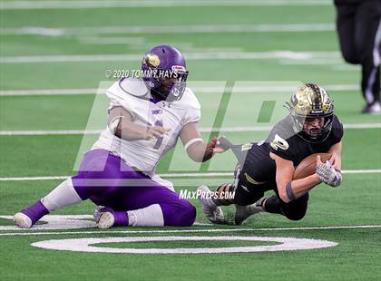 Thumbnail 3 in Post vs. Shiner (UIL 2A Division 1 State Final) photogallery.