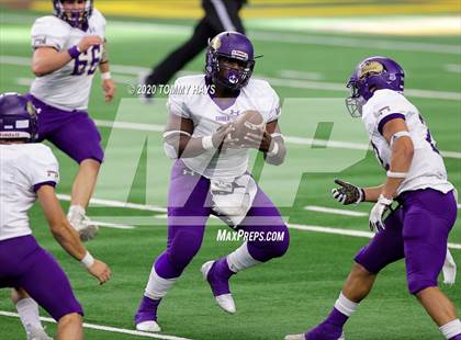 Thumbnail 3 in Post vs. Shiner (UIL 2A Division 1 State Final) photogallery.