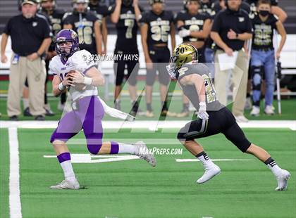 Thumbnail 3 in Post vs. Shiner (UIL 2A Division 1 State Final) photogallery.